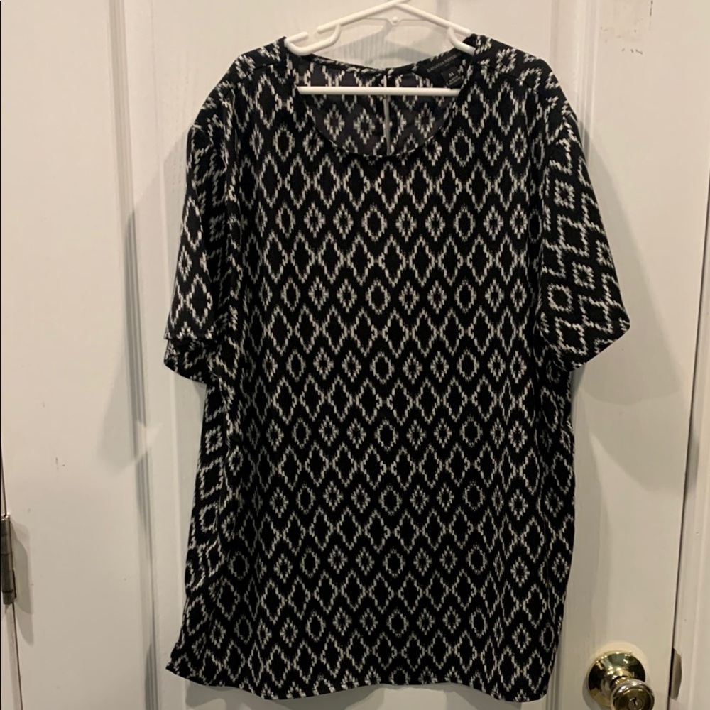 Black and White Geometric Women's Top